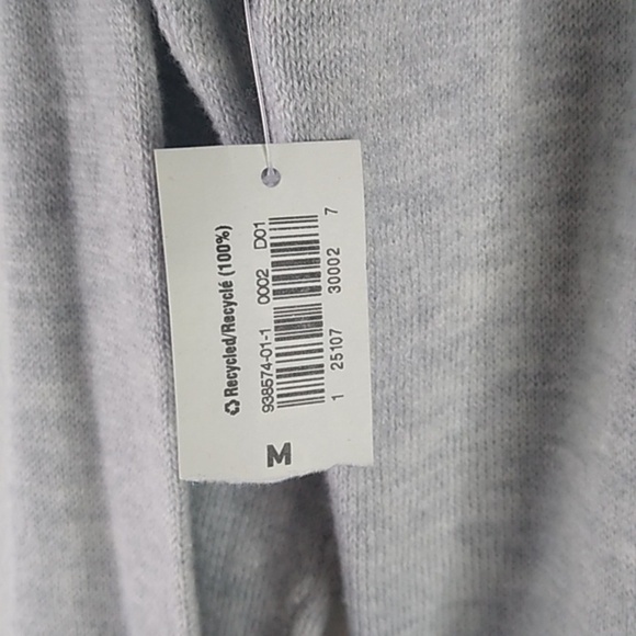 Old Navy - Long Sleeve Crew Neck Grey Sweater - Size Medium - Picture 4 of 6